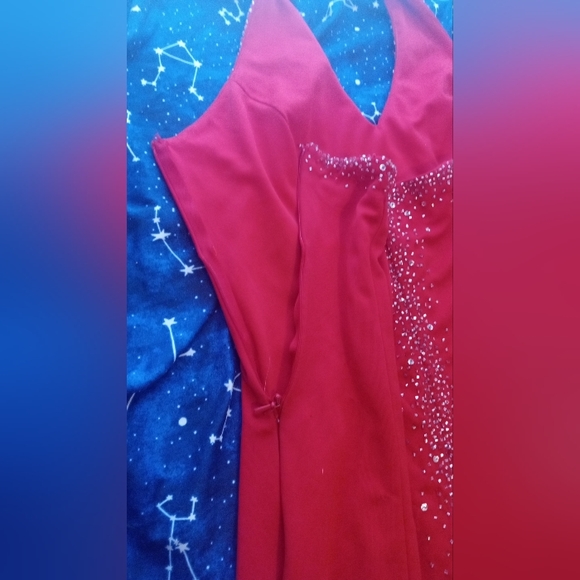 Dresses - Picture 4 of 7